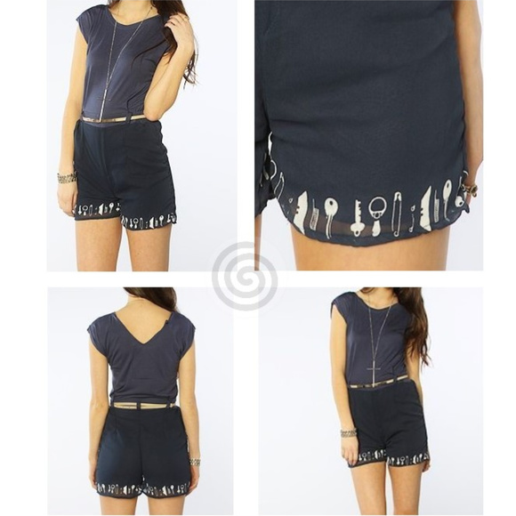 PLAYSUIT TOP & SHORTS Razor Key Safety Pin GRAPHiC - Picture 1 of 8